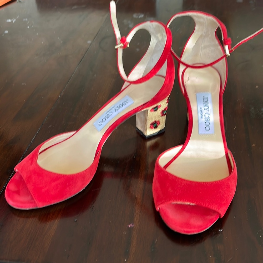 Jimmy Choo straw heel with flowers red suede sandals like new, 2.5’ heel